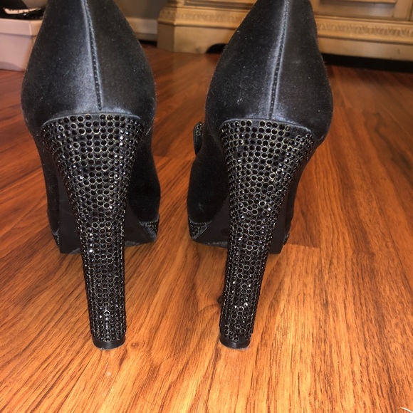 Platform & Bedazzled 🖤🖤 - Picture 3 of 4